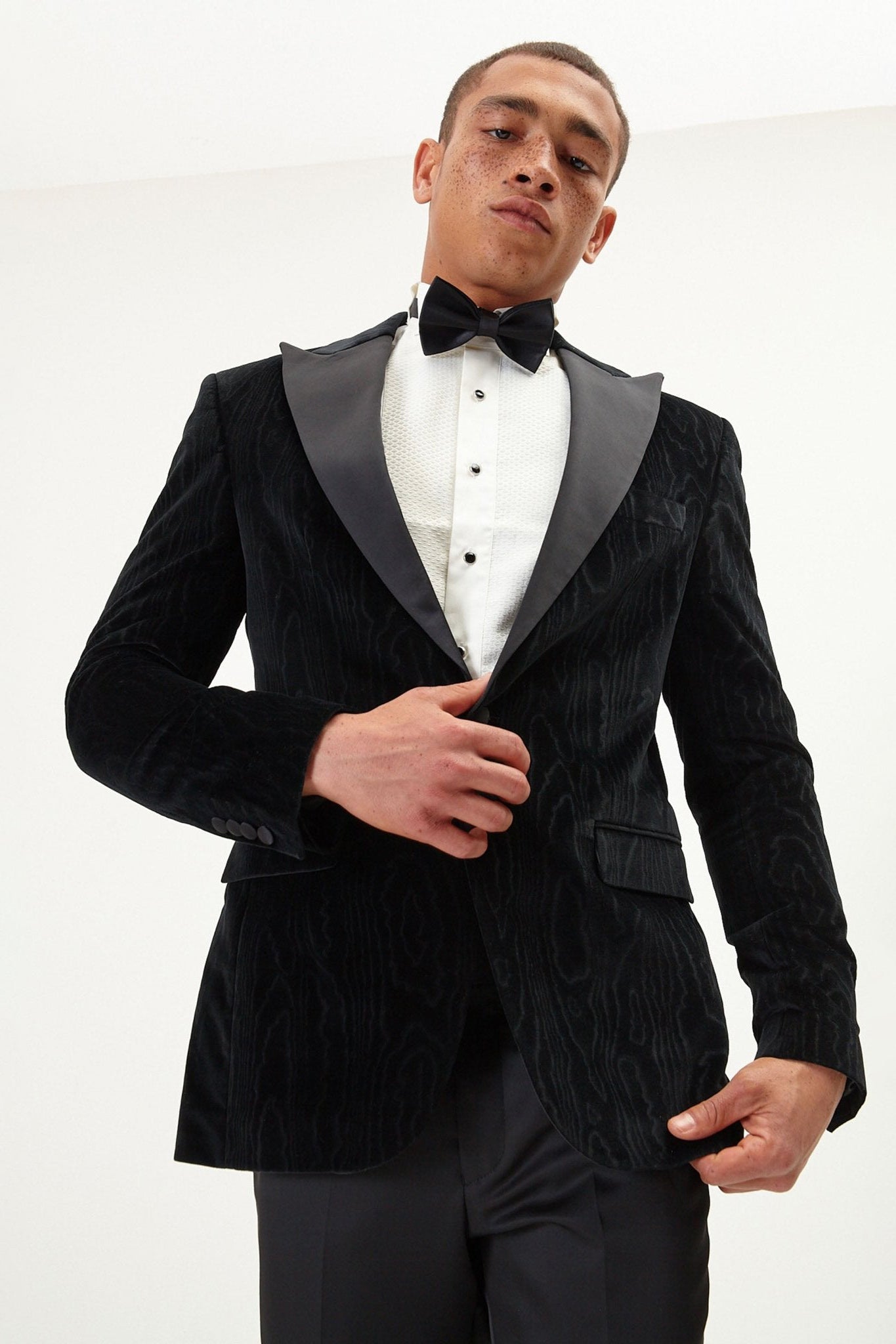 Men's Shawl Lapel Velvet Tuxedo Jacket - Jet Black | Ron Tomson Jet Black / US42 / EU52 Men's Shawl Lapel Velvet Tuxedo Jacket - Jet Black | Ron Tomson Jet Black / US42 / EU52