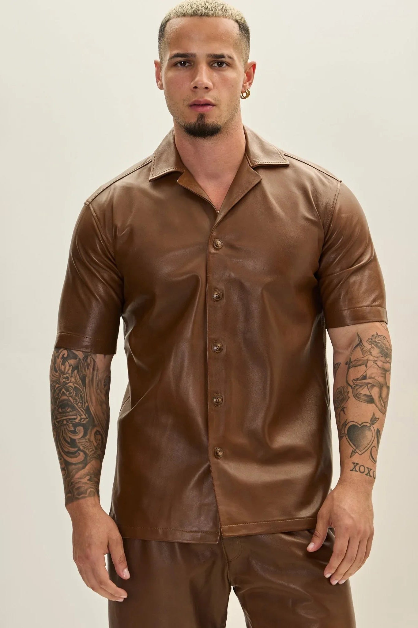 Men's Short-Sleeve Nappa Leather Shirt - Brown | Ron Tomson Brown / XXL (44 US) Men's Short-Sleeve Nappa Leather Shirt - Brown | Ron Tomson Brown / XXL (44 US)