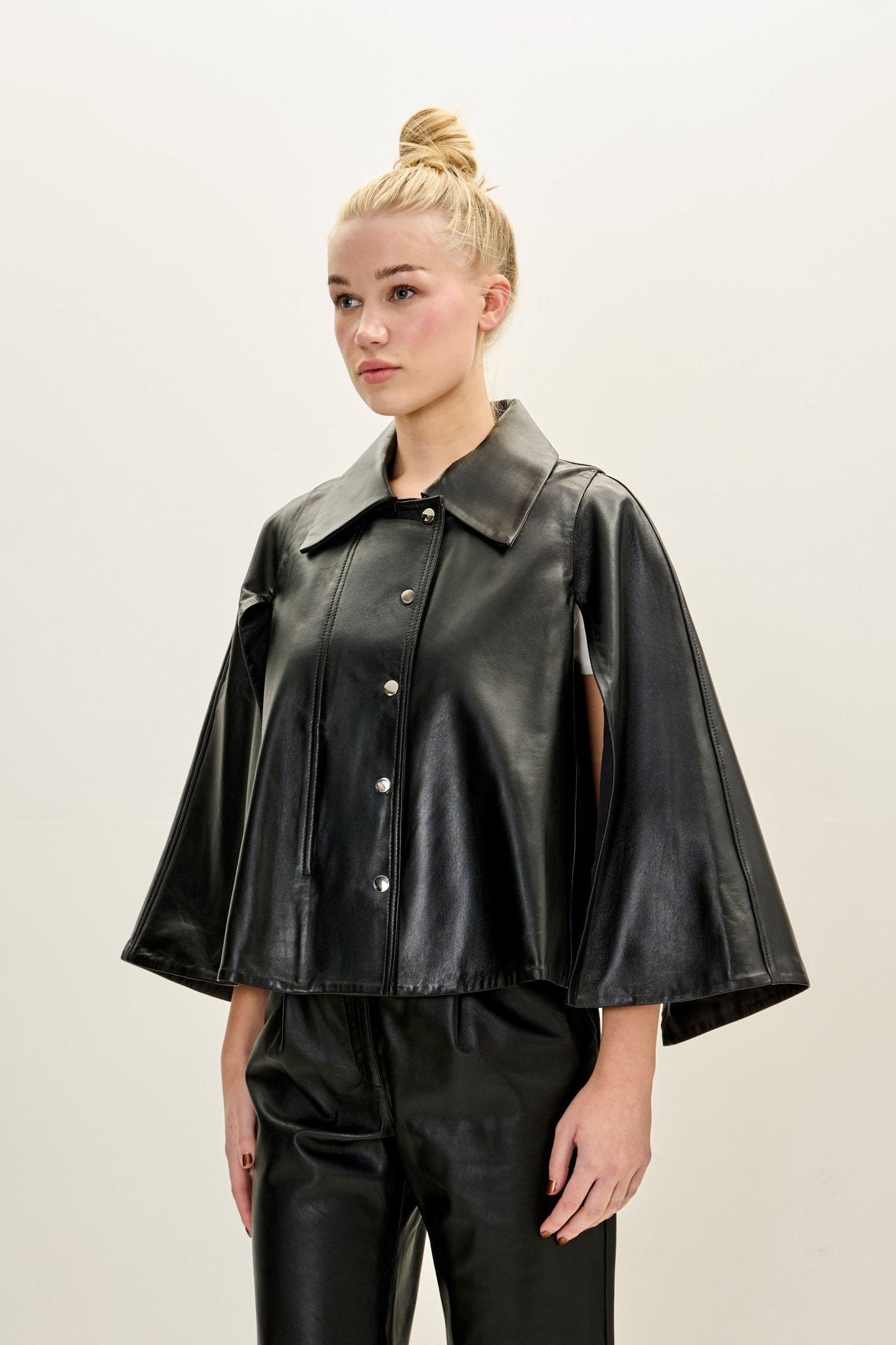 Women's Double-Faced Lambskin Cape Jacket - Black | Ron Tomson