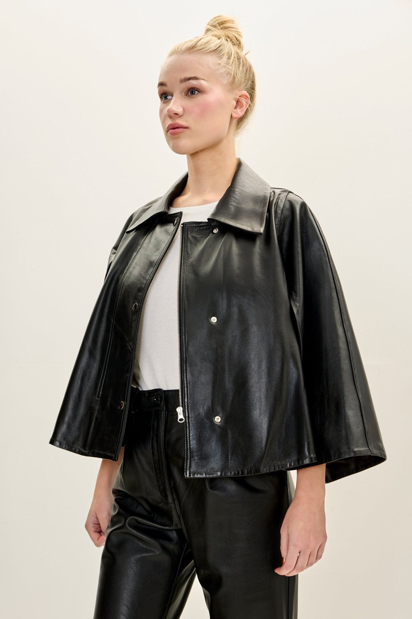 Women's Double-Faced Lambskin Cape Jacket - Black | Ron Tomson
