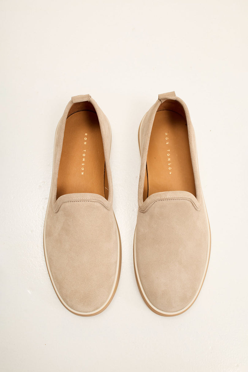 Men's Lambskin Suede Yemeni Loafers - Beige | Ron Tomson