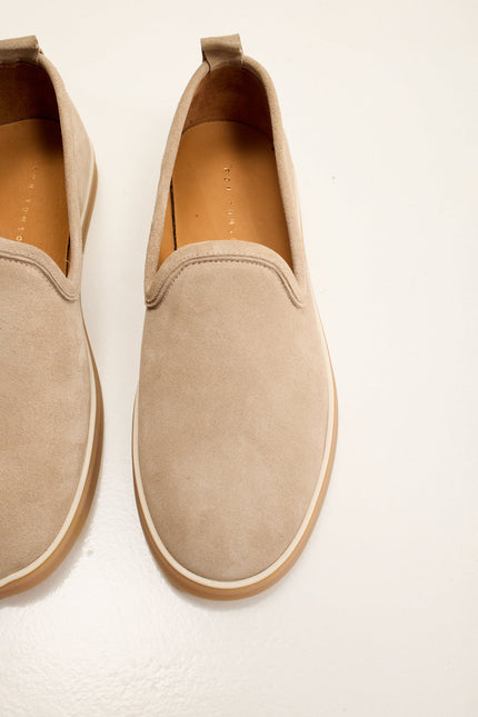 Men's Lambskin Suede Yemeni Loafers - Beige | Ron Tomson