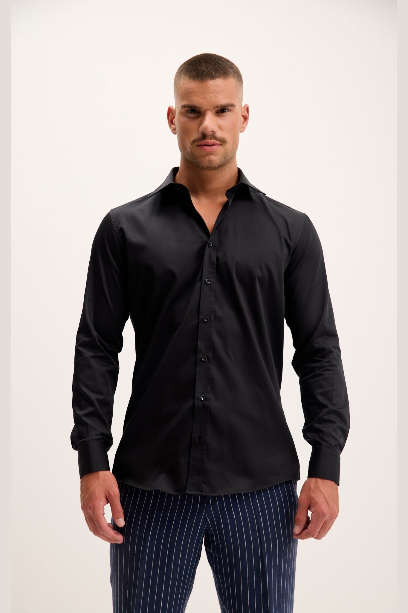 Men's Pure Cotton Spread Collar Fitted Dress Shirt - Jet Black
