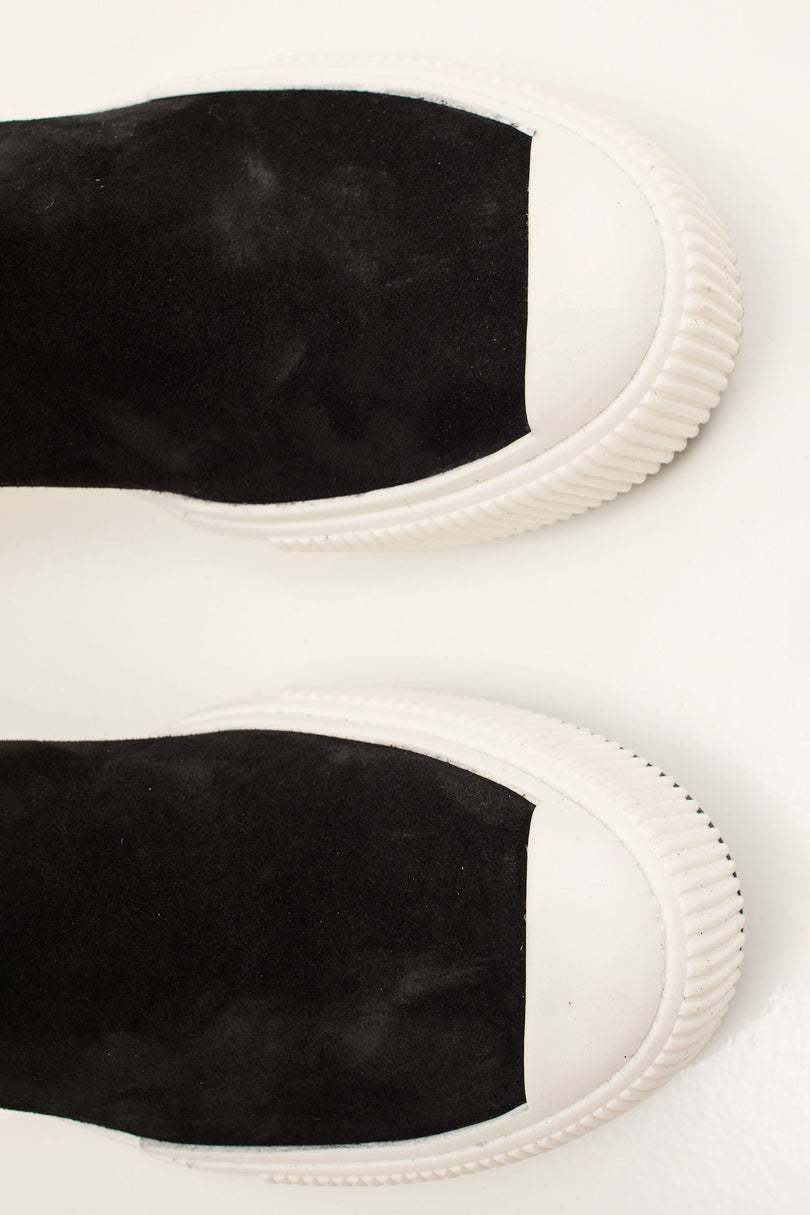Men's Lambskin Suede Rubber Chelsea Boots - Black | Ron Tomson