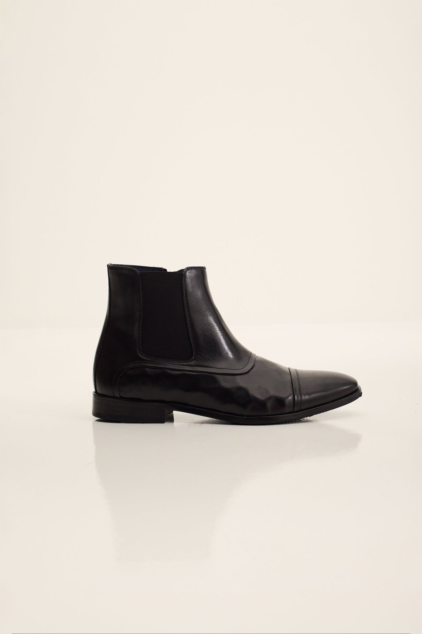 Men's Side-Zip Leather Chelsea Boots - Black | Ron Tomson Men's Side-Zip Leather Chelsea Boots - Black | Ron Tomson