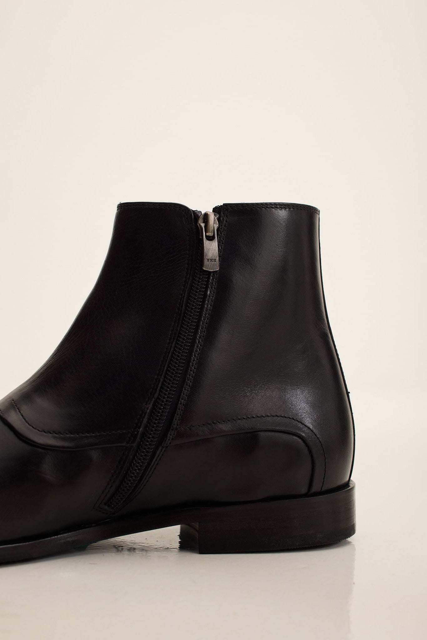 Men's Side-Zip Leather Chelsea Boots - Black | Ron Tomson