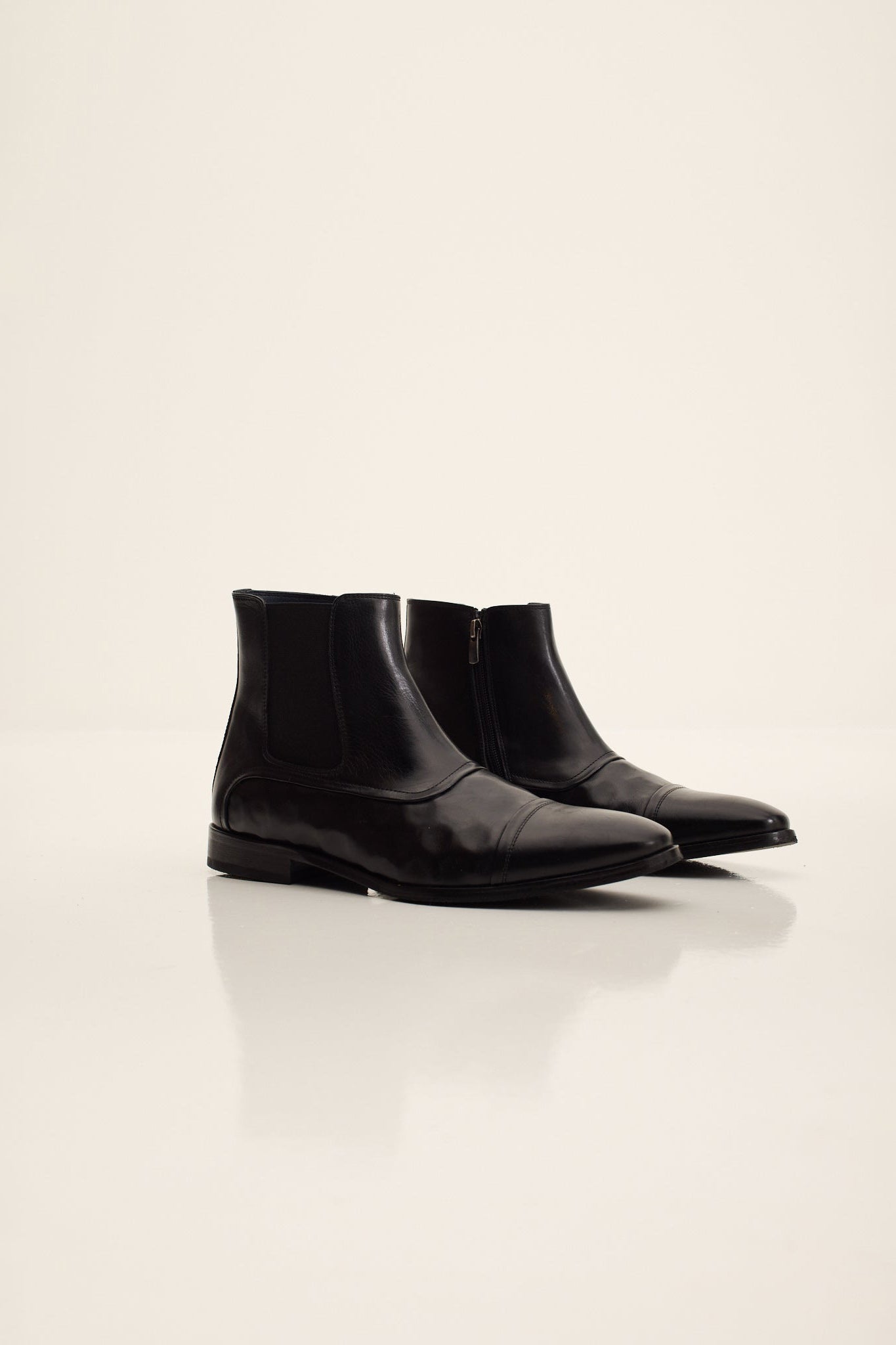 Men's Side-Zip Leather Chelsea Boots - Black | Ron Tomson