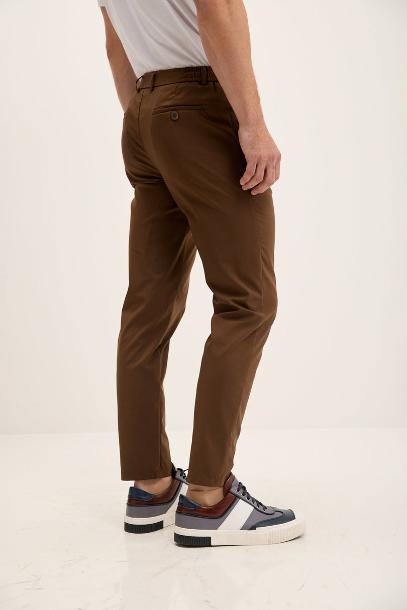 Men's Tapered Drawstring Travel Pants - Dark Brown | Ron Tomson