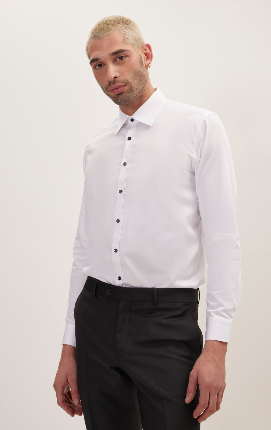 Hemd mit Kontrastknöpfen - Weiß Schwarz