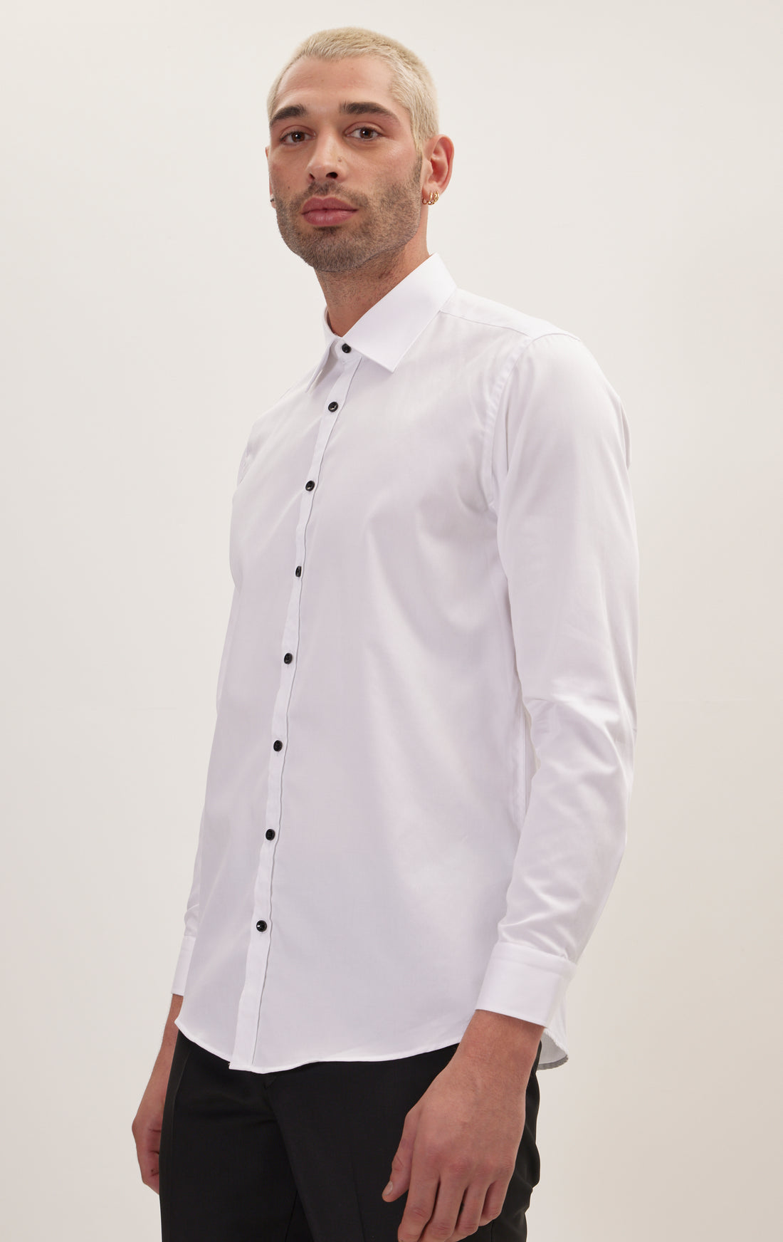 Chemise habillée à bouton contrasté - Blanc Noir