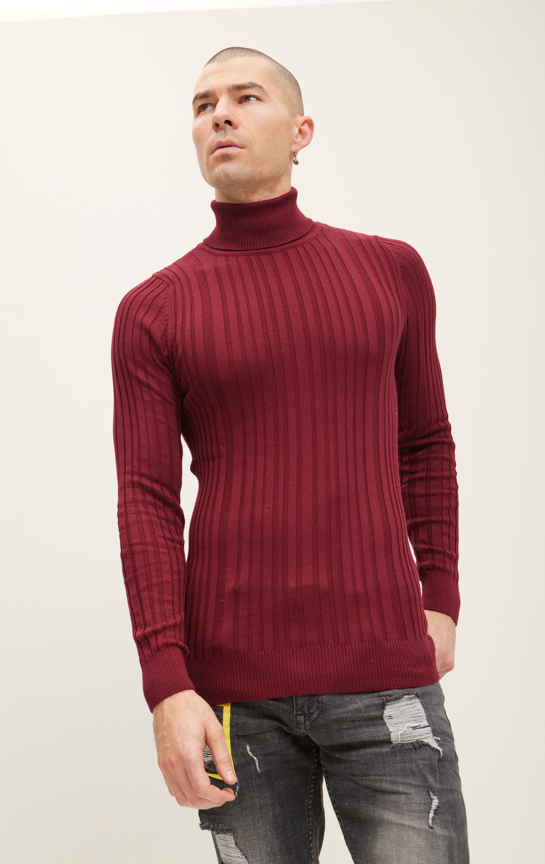 Ребристый свитер с круглым вырезом - бордовый