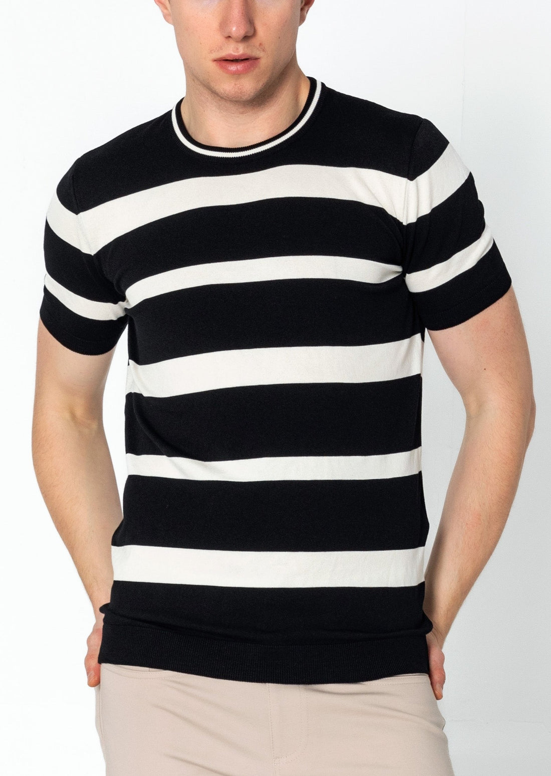 Crew-neck Knitted Striped Shirt - Black
