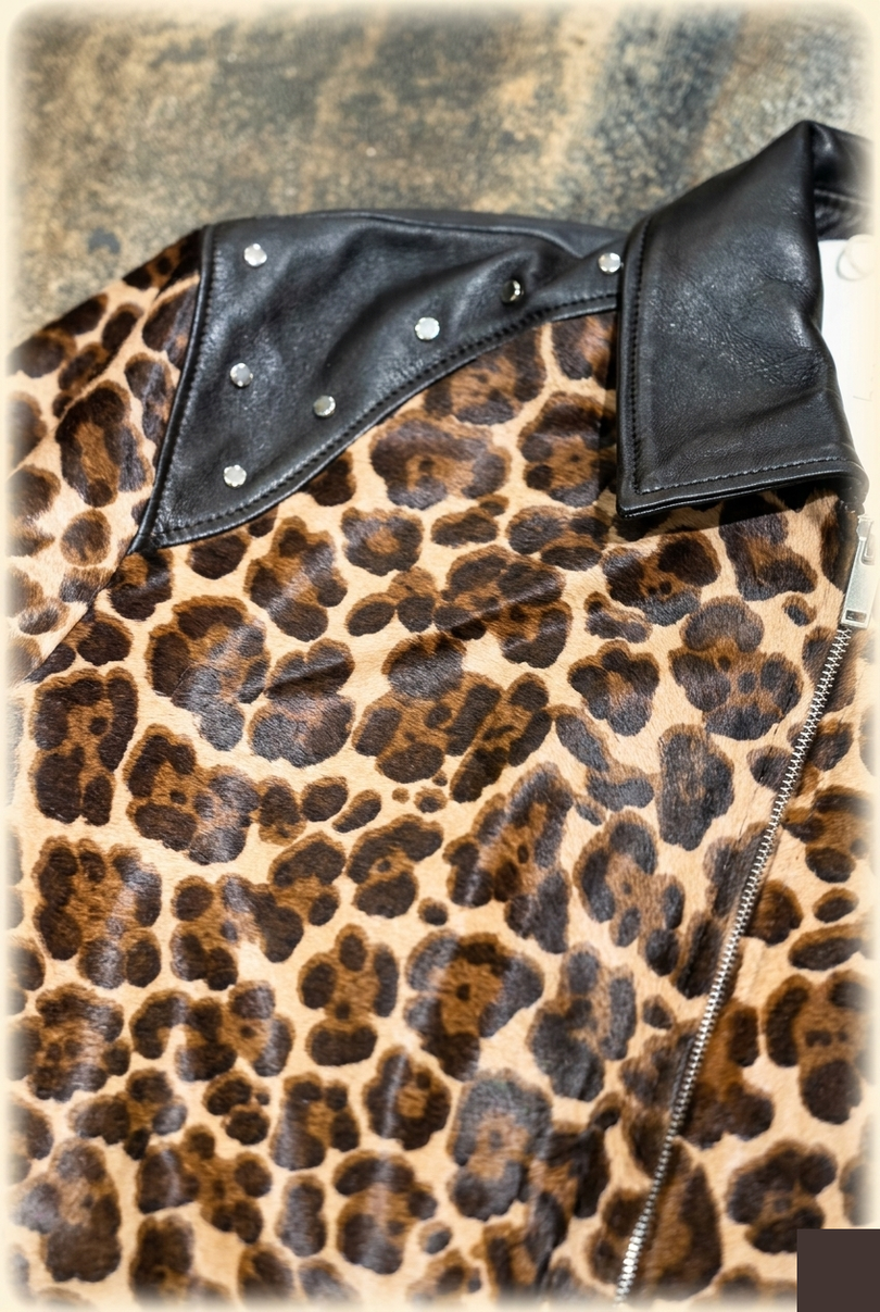 Men's Leopard Calf Hair Leather Jacket - Black - Detail - Ron Tomson