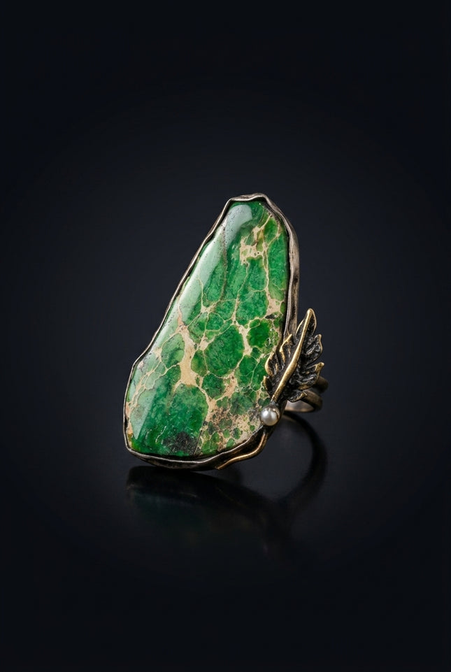Brooch - Green irregular - angle
