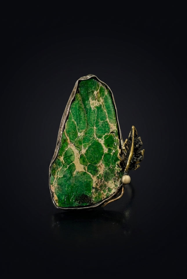 Brooch - Green irregular - front