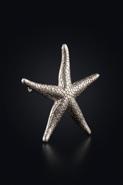 Brooch - Silver starfish - angle