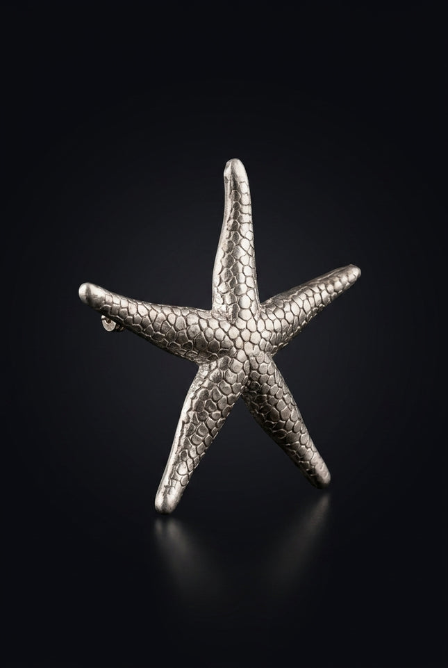 Brooch - Silver starfish - angle