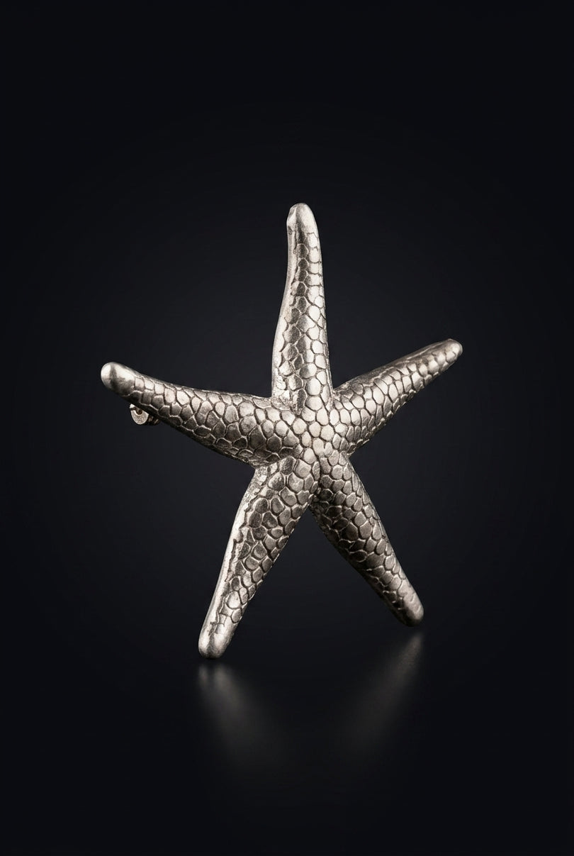 Brooch - Silver starfish - angle