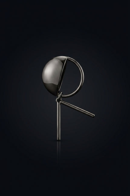 Brooch - Black stylized R - angle