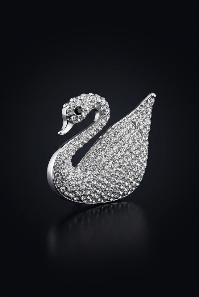 Brooch - Silver swan - angle