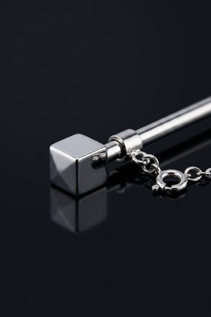 Collar Bar - Silver bar with square ends - detail