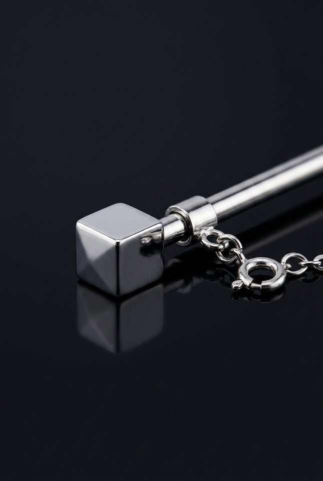 Collar Bar - Silver bar with square ends - detail