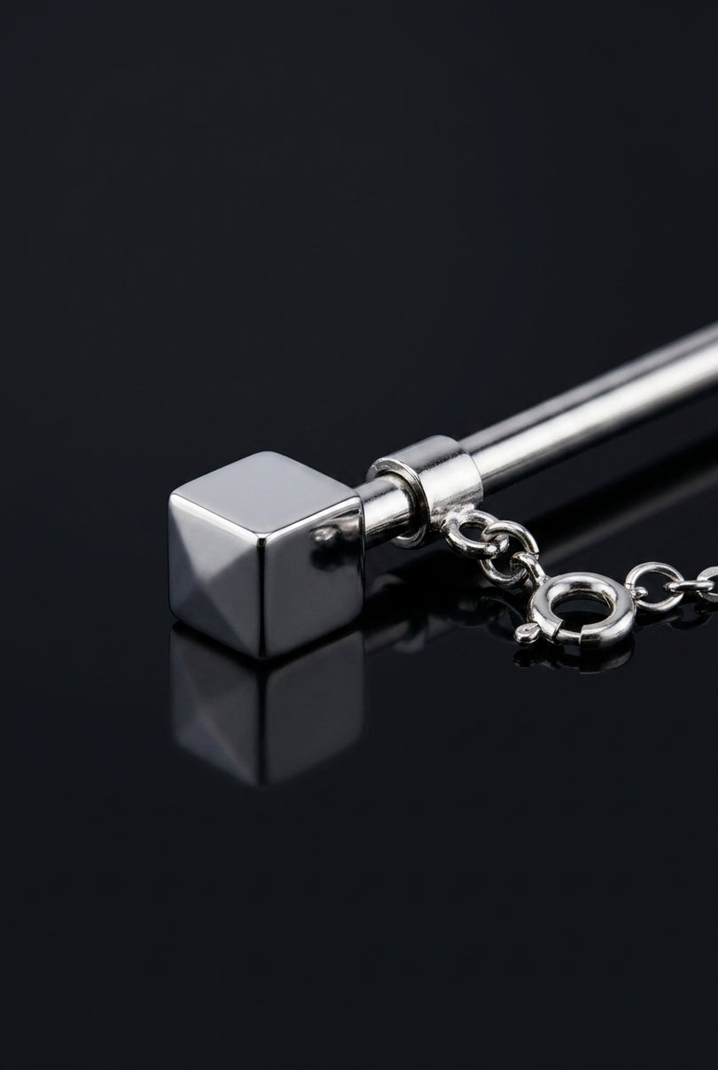 Collar Bar - Silver bar with square ends - detail