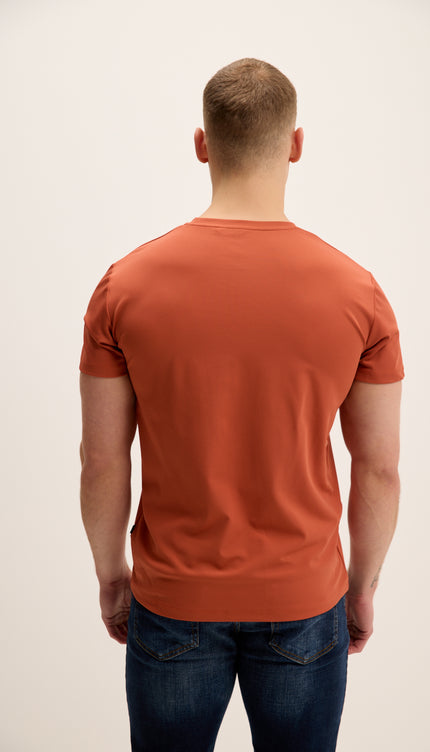 Luxuriöses Glow-T-Shirt mit Rundhalsausschnitt – Fliesen