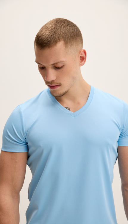 T-shirt à manches ajustées et col en V - Bleu