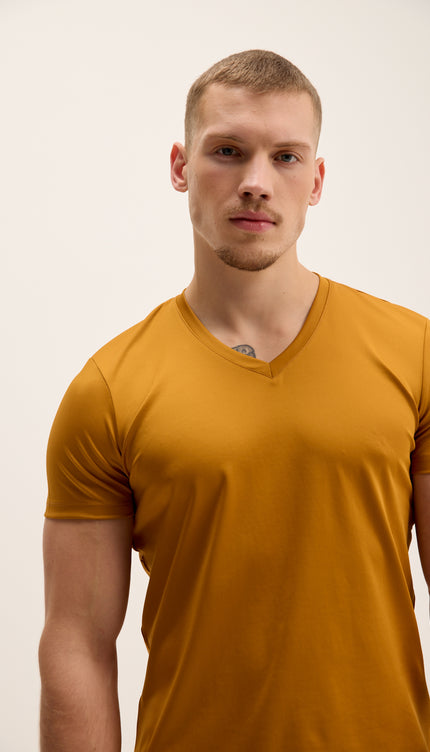 T-shirt à manches ajustées et col en V - Moutarde