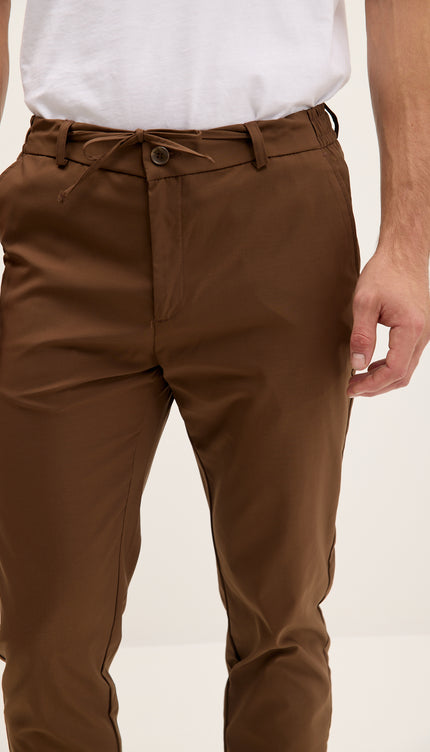 Pantalon de voyage fuselé avec cordon de serrage - Marron foncé