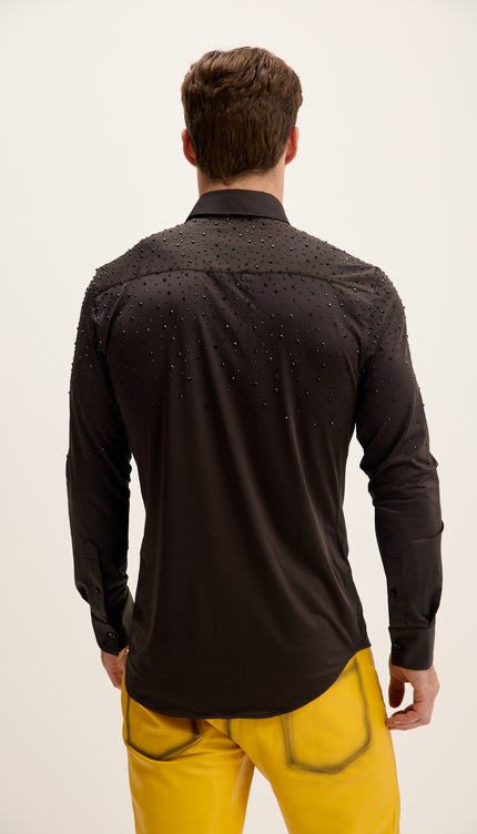 Schwarzes, mit Kristallen verziertes Hemd