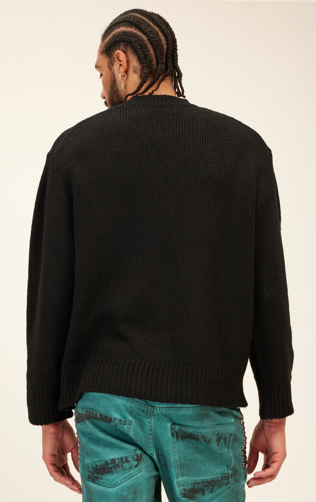 Nr. 9981 Flauschiger Pullover aus Wollmischung – Schwarz