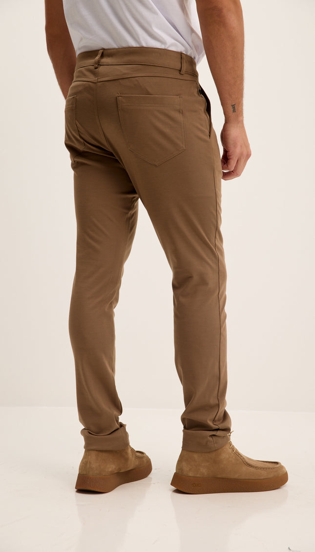 Schmal zulaufende Freizeithose - Kamel