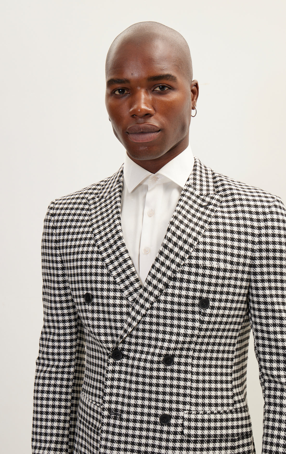 N° R205 RT DOUBLE-BREASTED HOUNDSTOOTH SUIT WITH BLACK PANTS