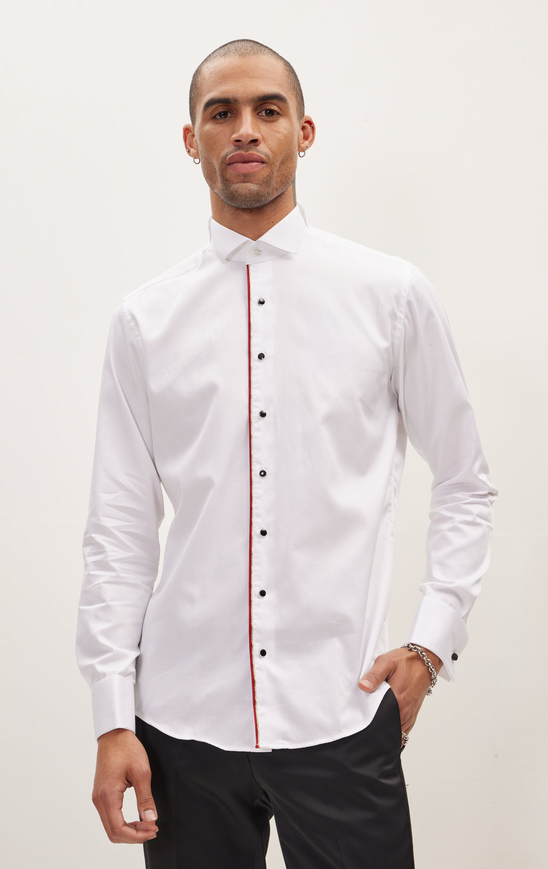 Camisa de esmoquin con detalles de lúrex con ribete - Blanco Rojo