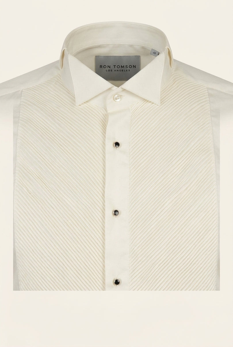 Diagonal Pleated Wing Tip Collar Shirt - Beige - Detail