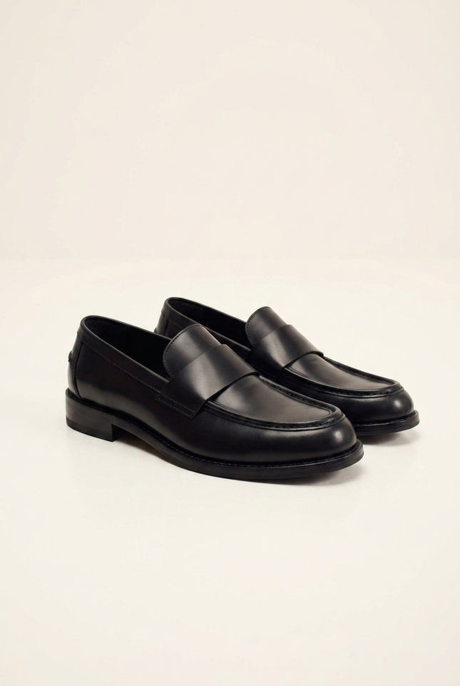 Maverick Leather Loafer - Black - Pair Front