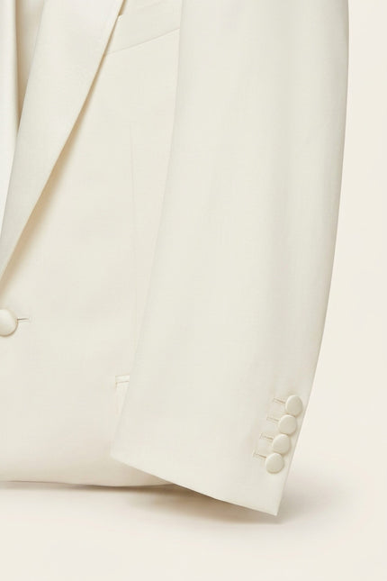 Slant Pocket Peak Lapel Tuxedo - White - Fabric detail