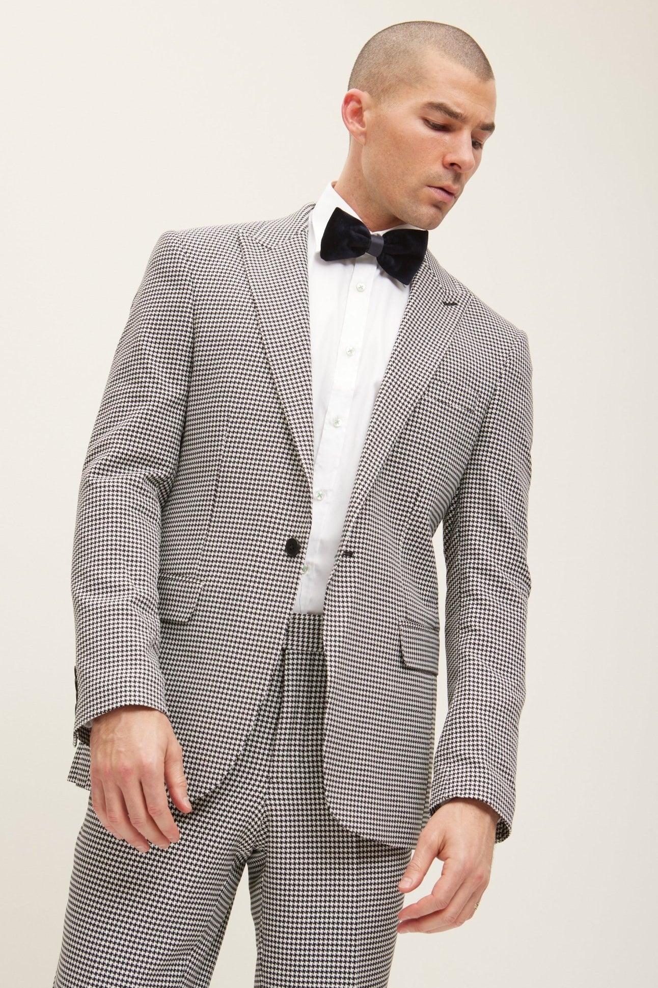 Tailored Fit Peak Lapel Petite Houndstooth Suit With Matching Pants - Ron Tomson
