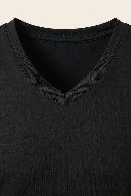 V-neck T-shirt - Black - Detail