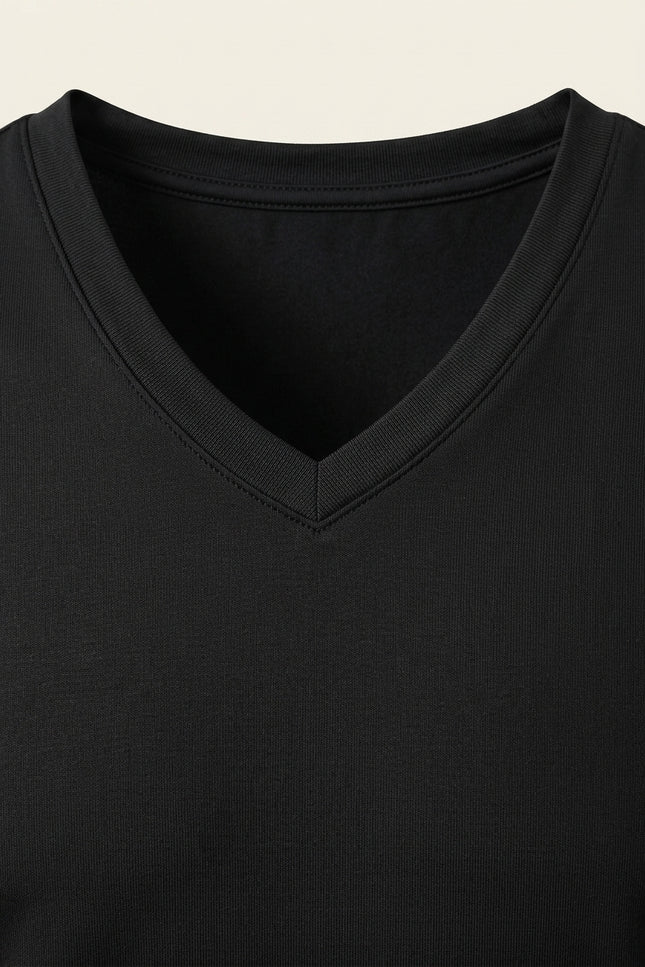 V-neck T-shirt - Black - Detail