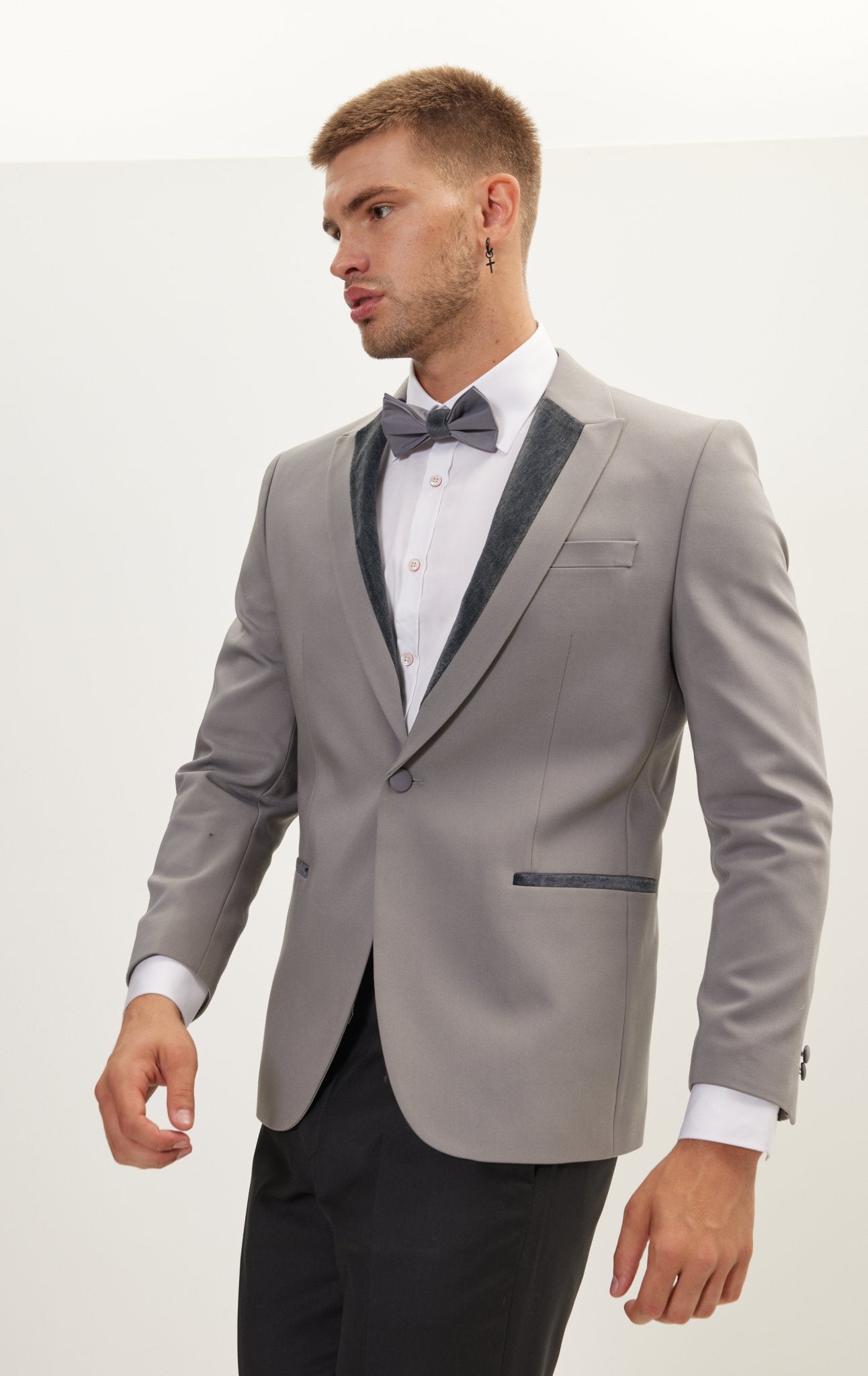 Peak Lapel Politix Jacket Sale Tie Gray Dinner Jacket Bridgewater