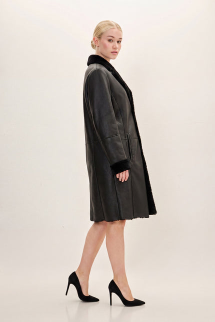 Toscana Shearling-Lined Lambskin Overcoat - Black - side view