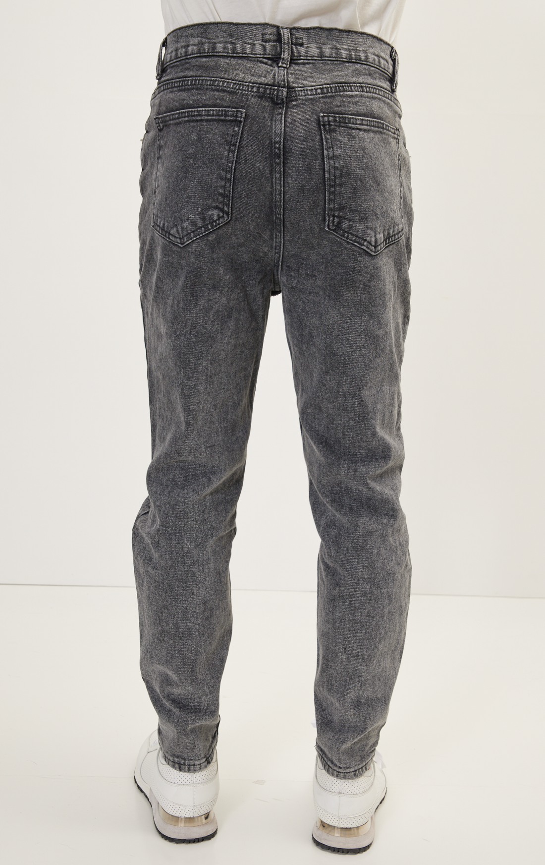 N° 1642 RELAXED FIT TAPERED JEANS - BLACK