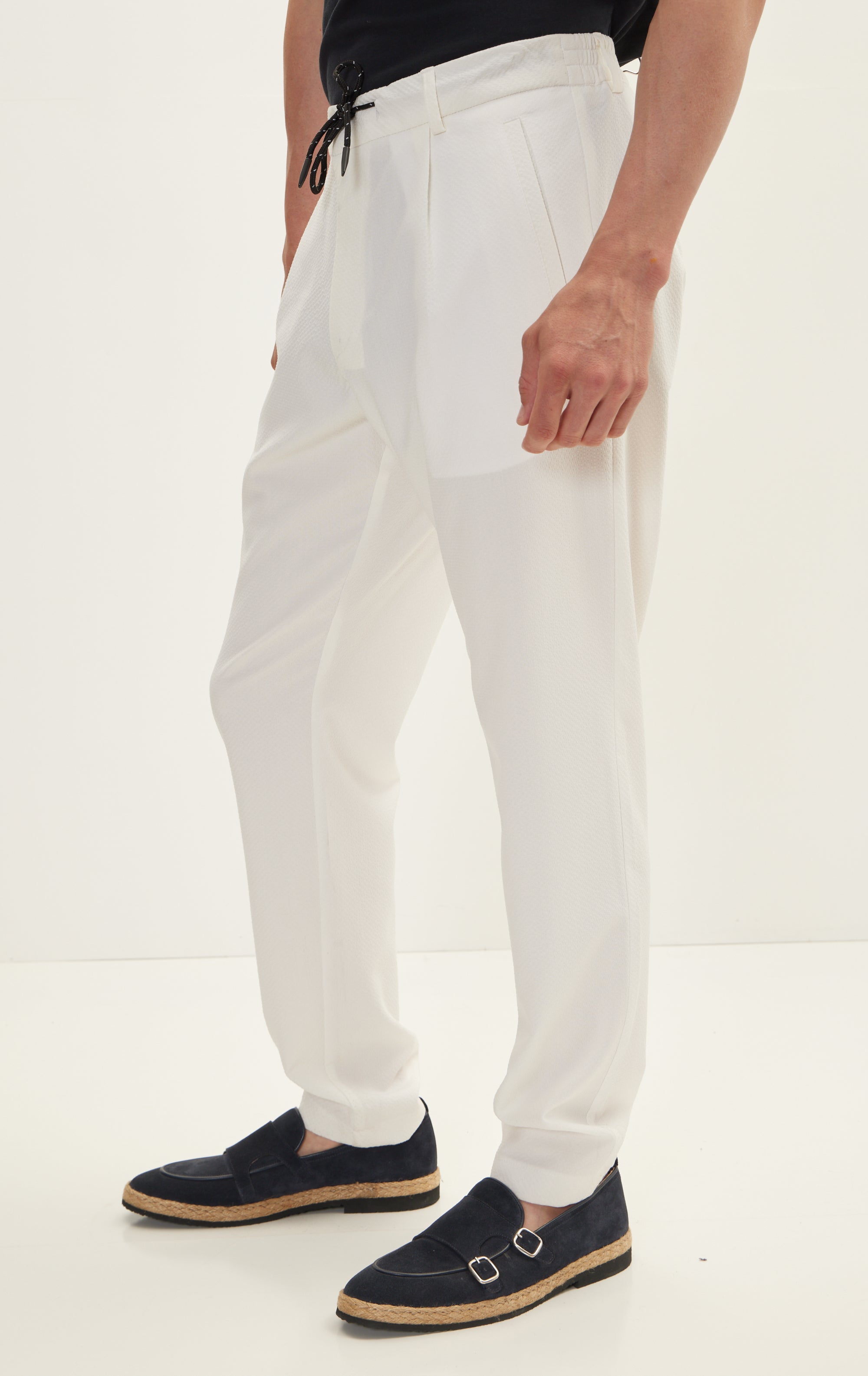 Pantalones blanco online roto